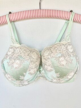 Delicate Lace Underwire Bra - Mint & Ivory